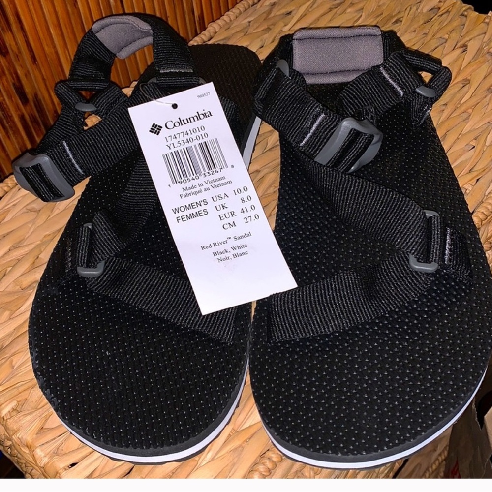 NWT Columbia women’s red river sandals size 10